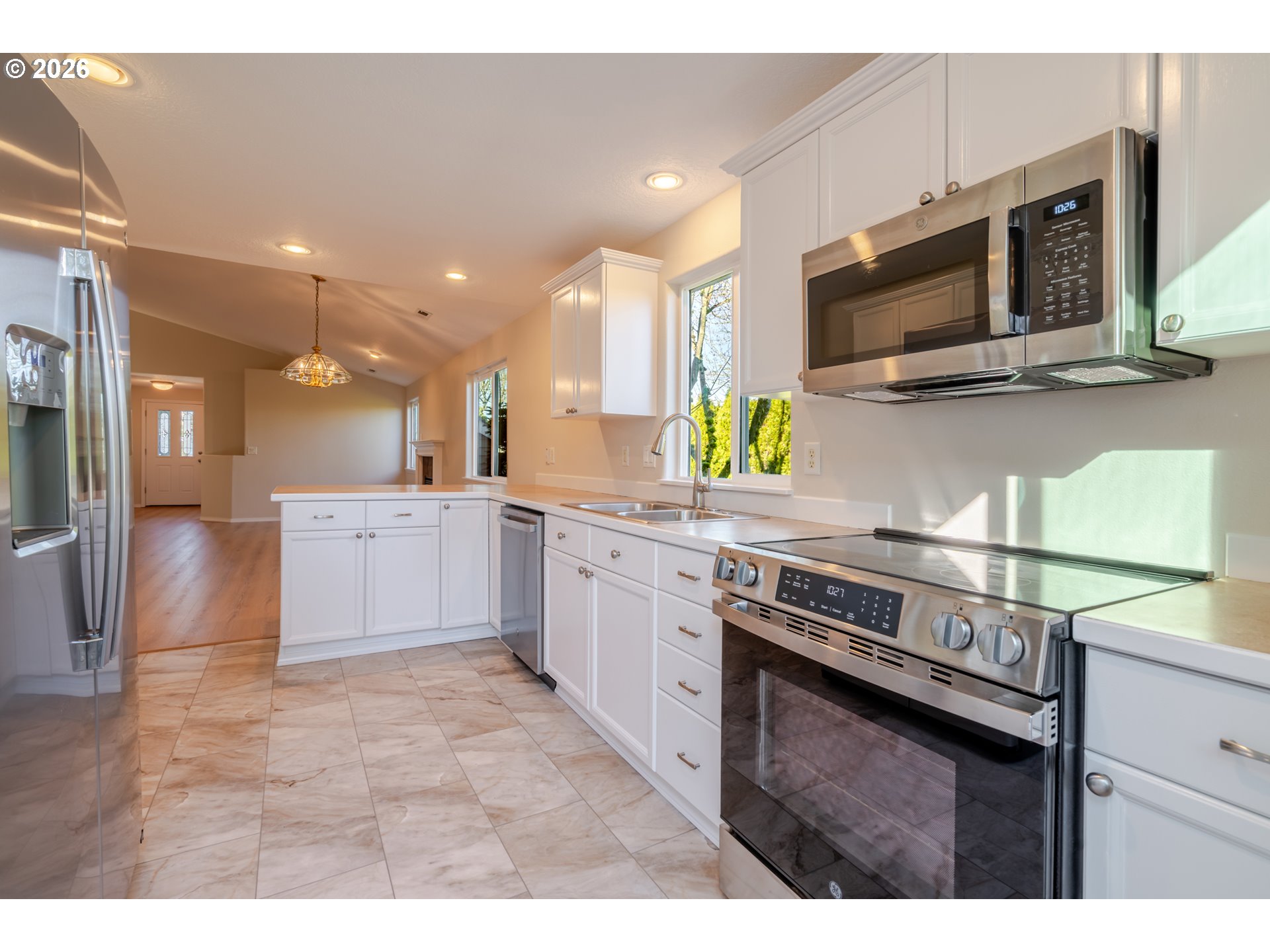 3804 Goldfish Farm Road Southeast Albany, OR 97322 - Photo 2 of 37