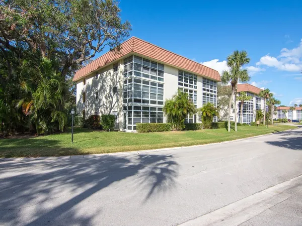 $3,500 | 5400 Florida A1A, Unit D4, Indian River Shores, FL 32963