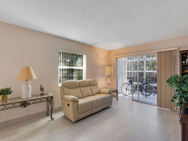 $3,500 | 5400 Florida A1A, Unit D4, Indian River Shores, FL 32963