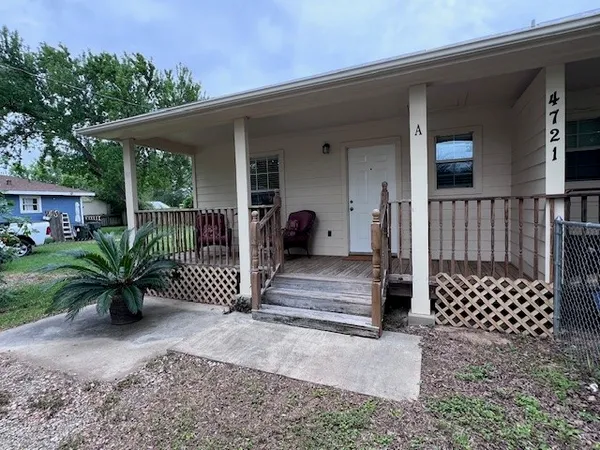 $1,200 | 4721 9th Street, Unit A, Bacliff, TX 77518
