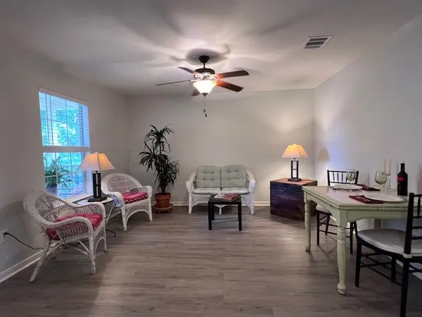 $1,200 | 4721 9th Street, Unit A, Bacliff, TX 77518