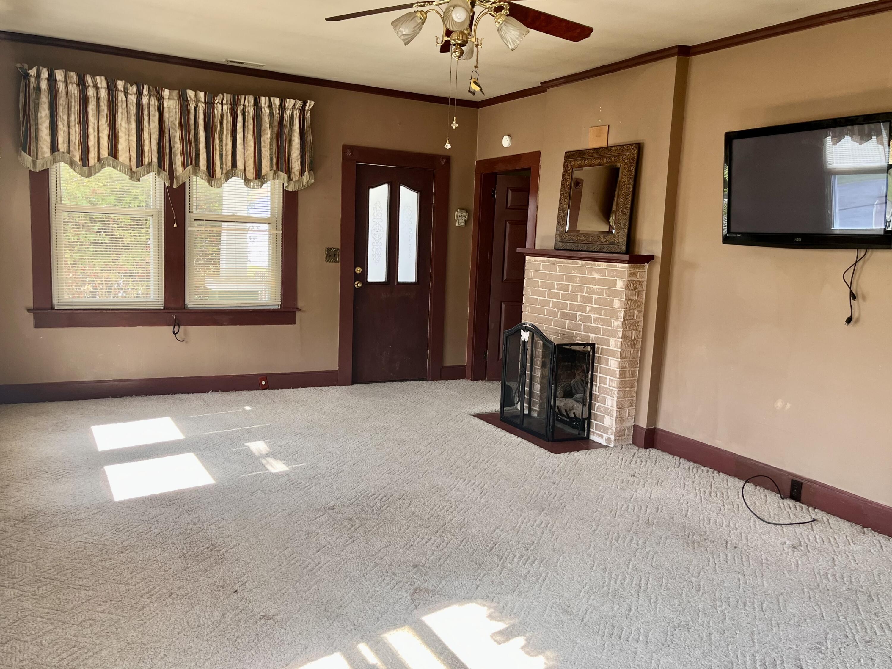 417 2nd Avenue Hampton, TN 37658 - Photo 14 of 44 IMG_5188