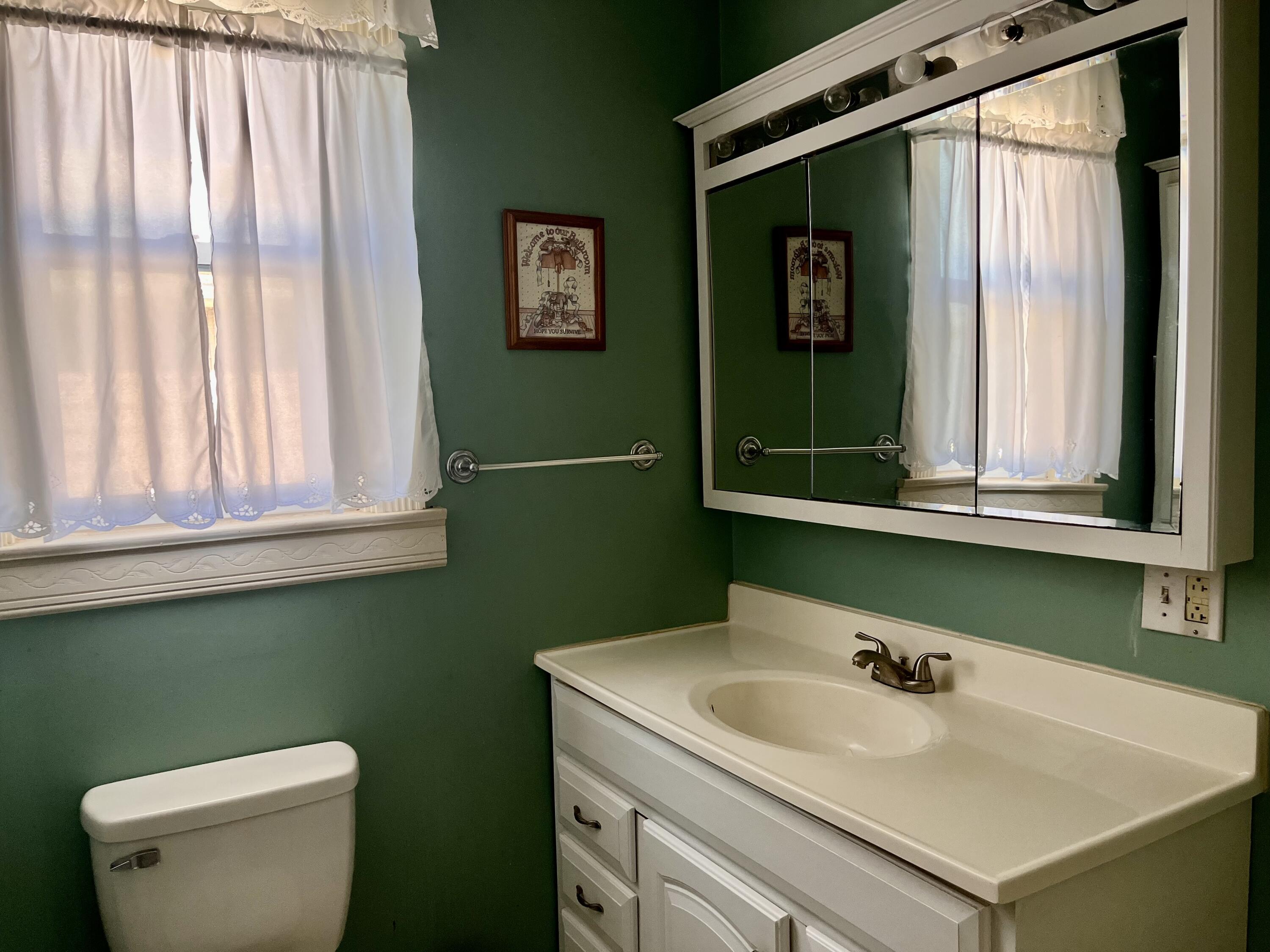 417 2nd Avenue Hampton, TN 37658 - Photo 20 of 44 IMG_5194
