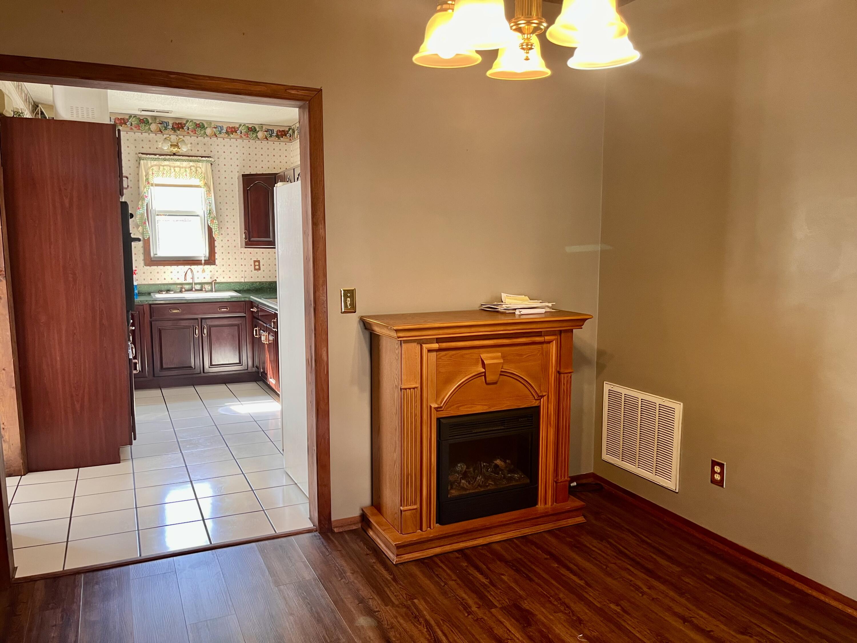 417 2nd Avenue Hampton, TN 37658 - Photo 26 of 44 IMG_5186