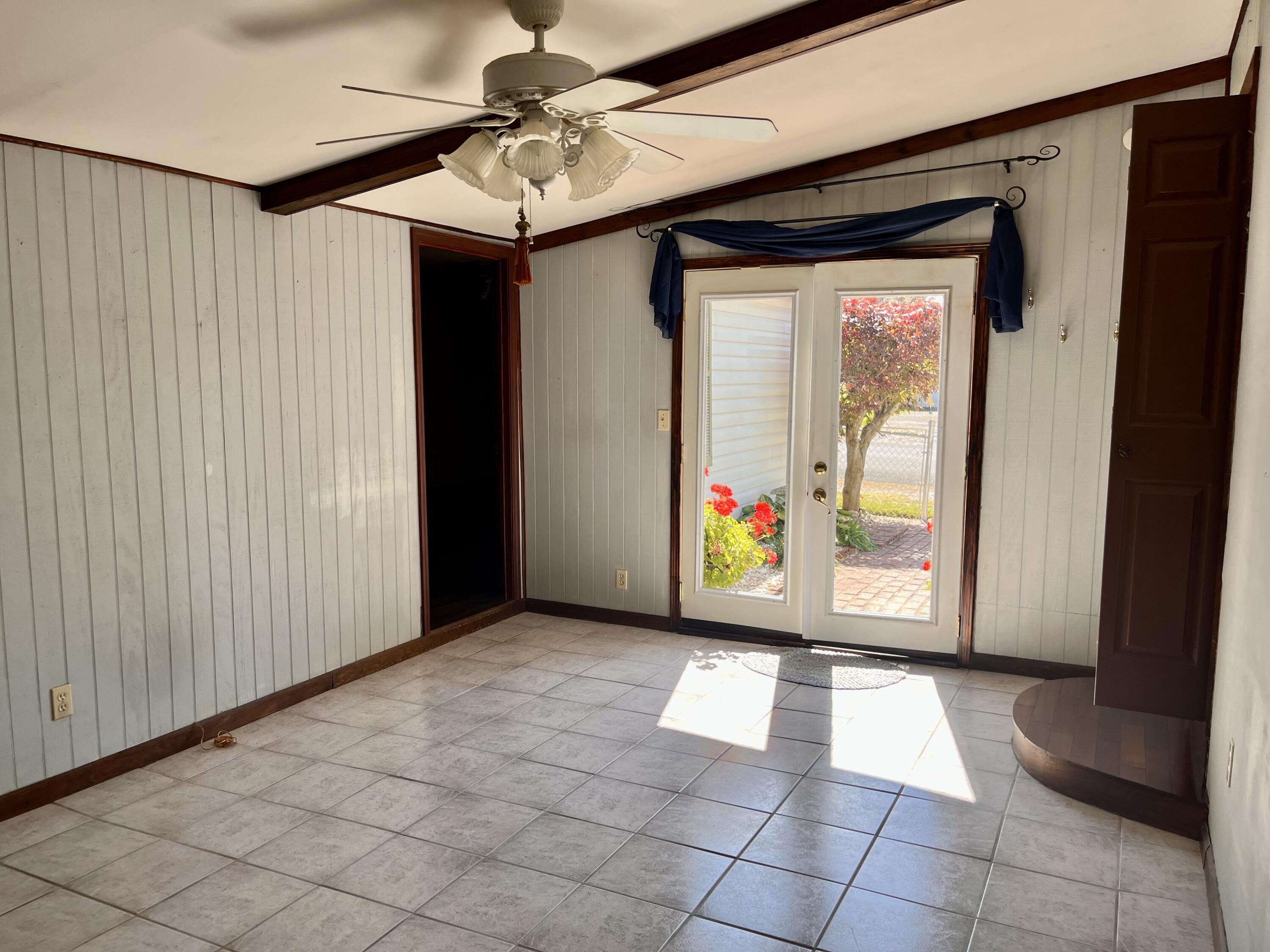 417 2nd Avenue Hampton, TN 37658 - Photo 32 of 44 IMG_5171