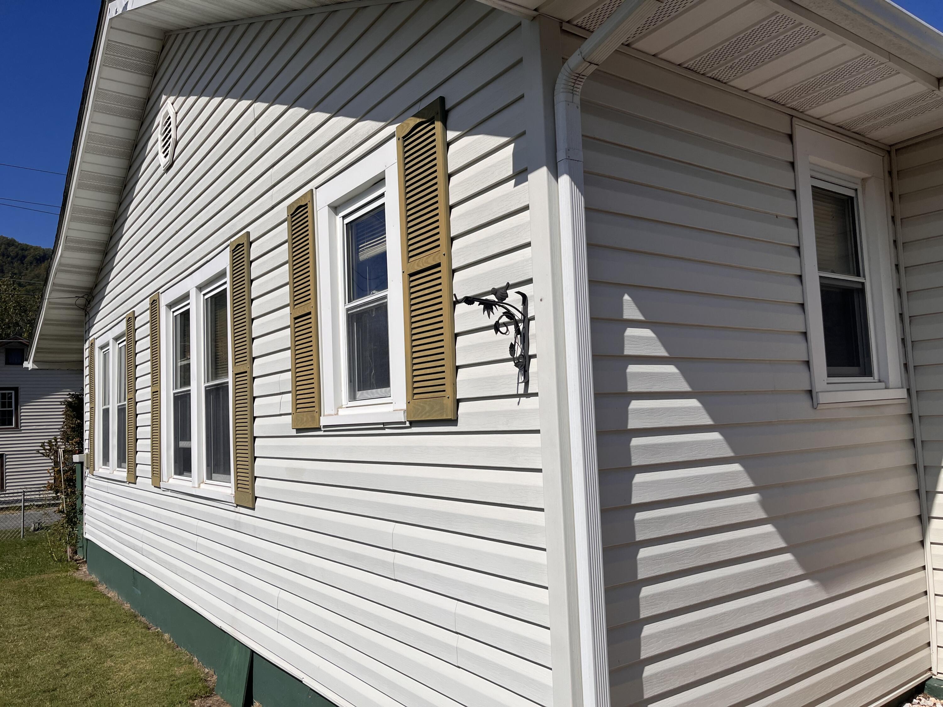 417 2nd Avenue Hampton, TN 37658 - Photo 41 of 44 IMG_5165