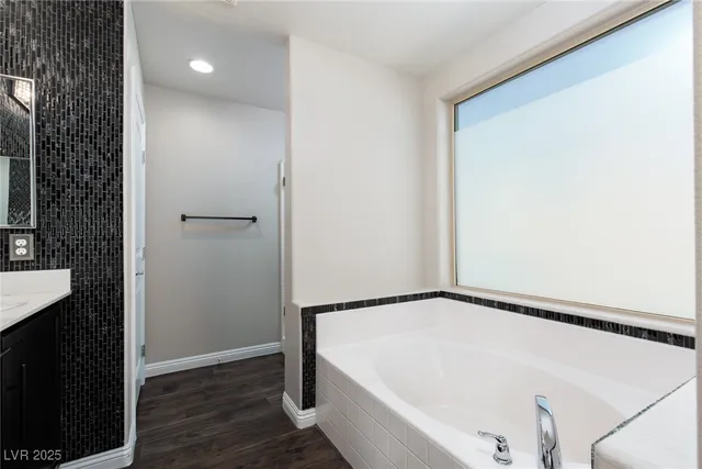 $2,325 | 61 Jasmine Point Street, Henderson, NV 89074