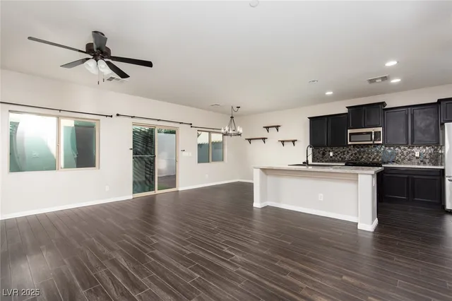 $2,325 | 61 Jasmine Point Street, Henderson, NV 89074