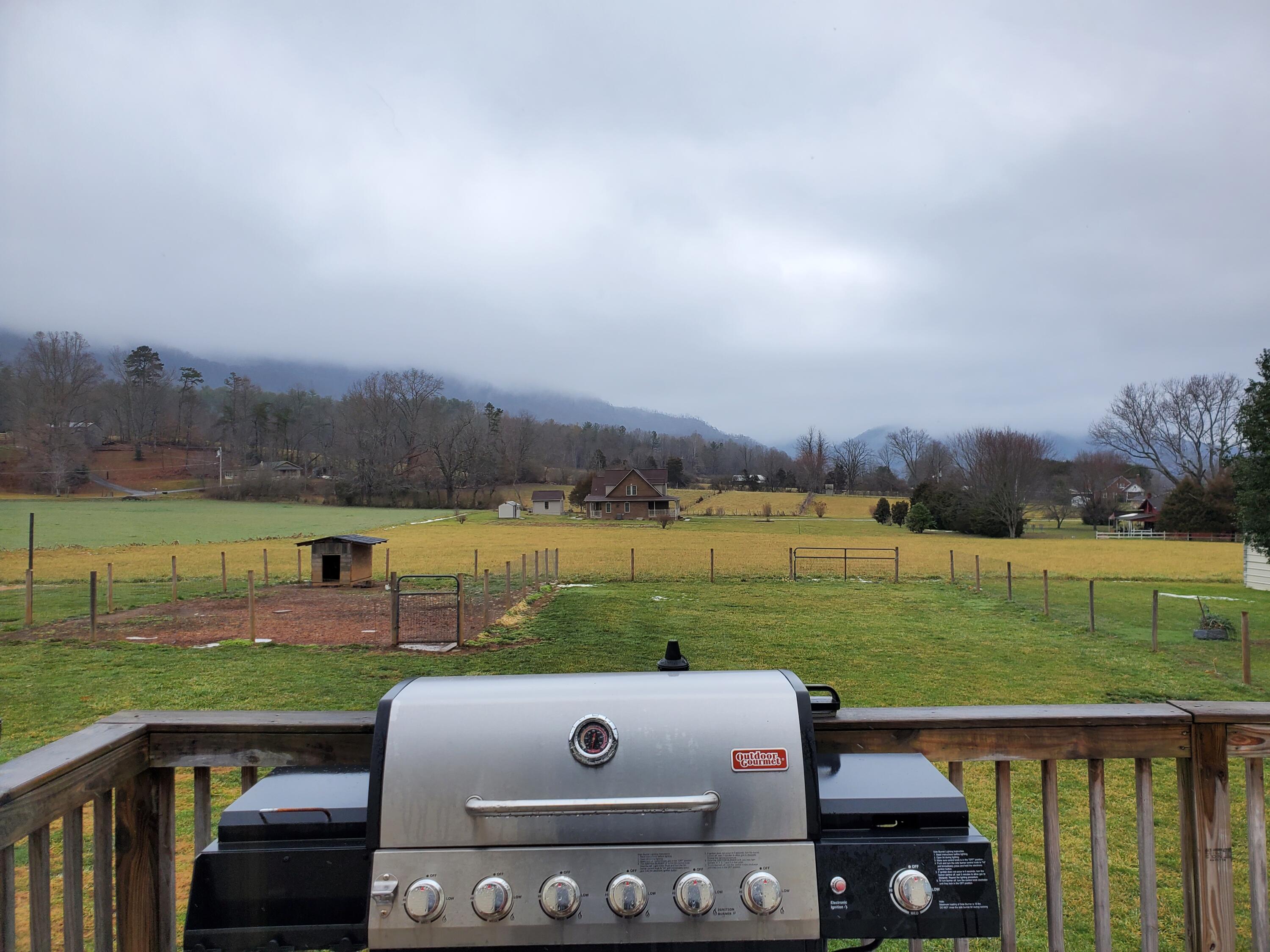 3341 Gap Creek Road Hampton, TN 37658 - Photo 12 of 16 20220120_151526
