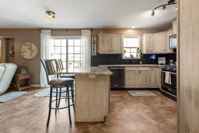 $339,900 | 1806 Trails Drive, Urbana, IL 61802