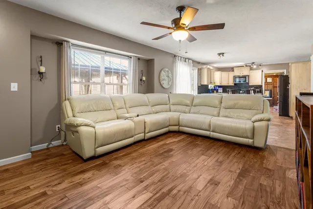 $339,900 | 1806 Trails Drive, Urbana, IL 61802