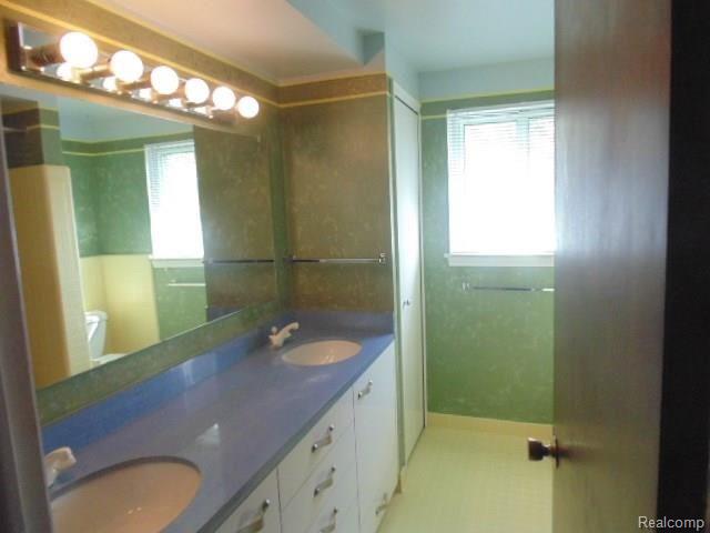 1082 Alter Road Bloomfield Hills, MI 48304 - Photo 17 of 28 DSC04728.JPG