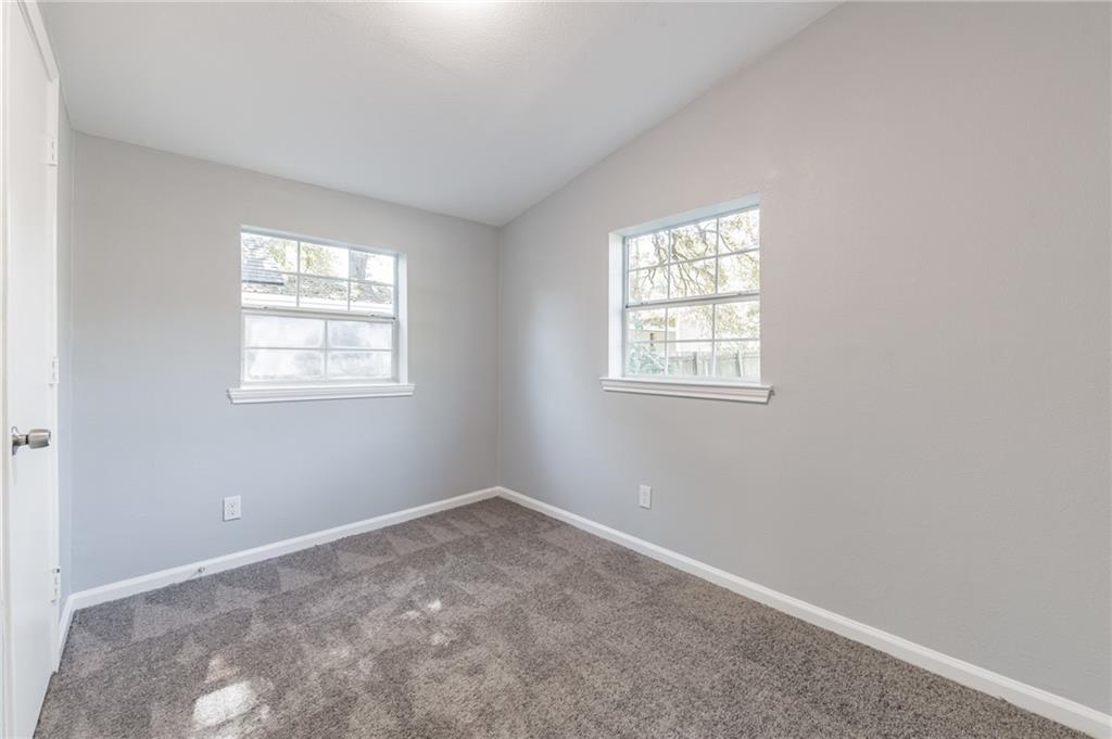 1002 South 2nd Street Temple, TX 76504 - Photo 6 of 10 an empty room with a window