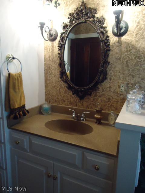 924 Raff Road Southwest Canton, OH 44710 - Photo 17 of 25 This home has no shortage of baths, bedrooms, or entertaining locations. All are done to perfection!