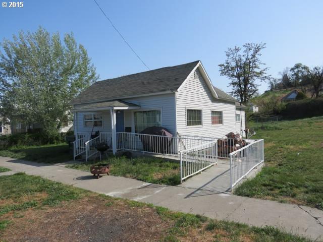 624 Southwest 1st Street Pendleton, OR 97801 - Photo 1 of 9