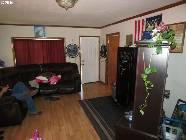 624 Southwest 1st Street Pendleton, OR 97801 - Photo 3 of 9