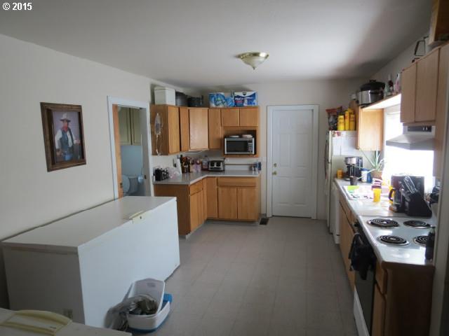 624 Southwest 1st Street Pendleton, OR 97801 - Photo 4 of 9