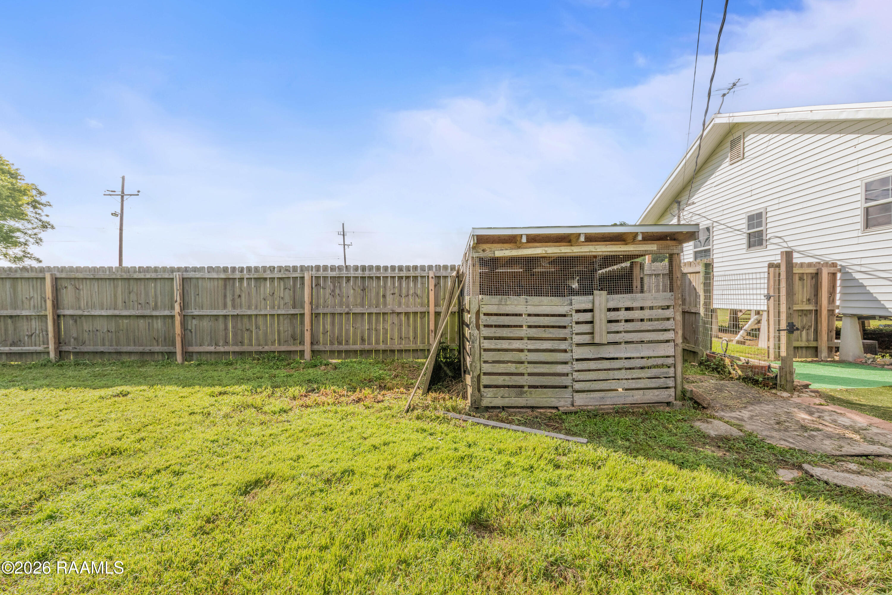 2140 Lucien Road Erath, LA 70533 - Photo 25 of 33 Chicken Coop
