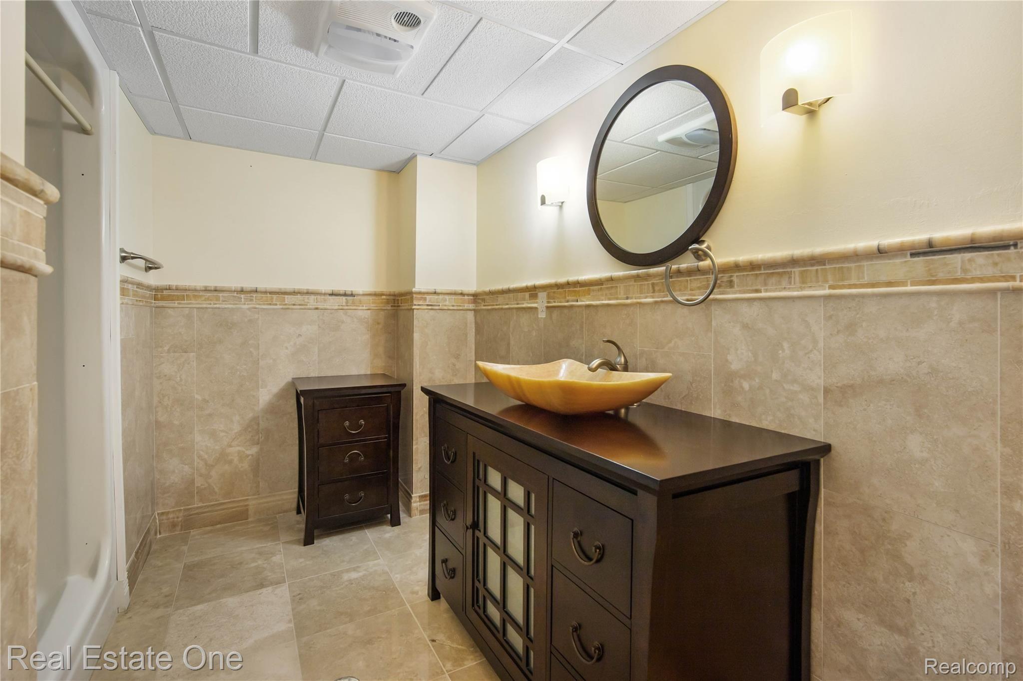2565 Topsham Drive Rochester, MI 48306 - Photo 28 of 45 IMG_0219.jpg