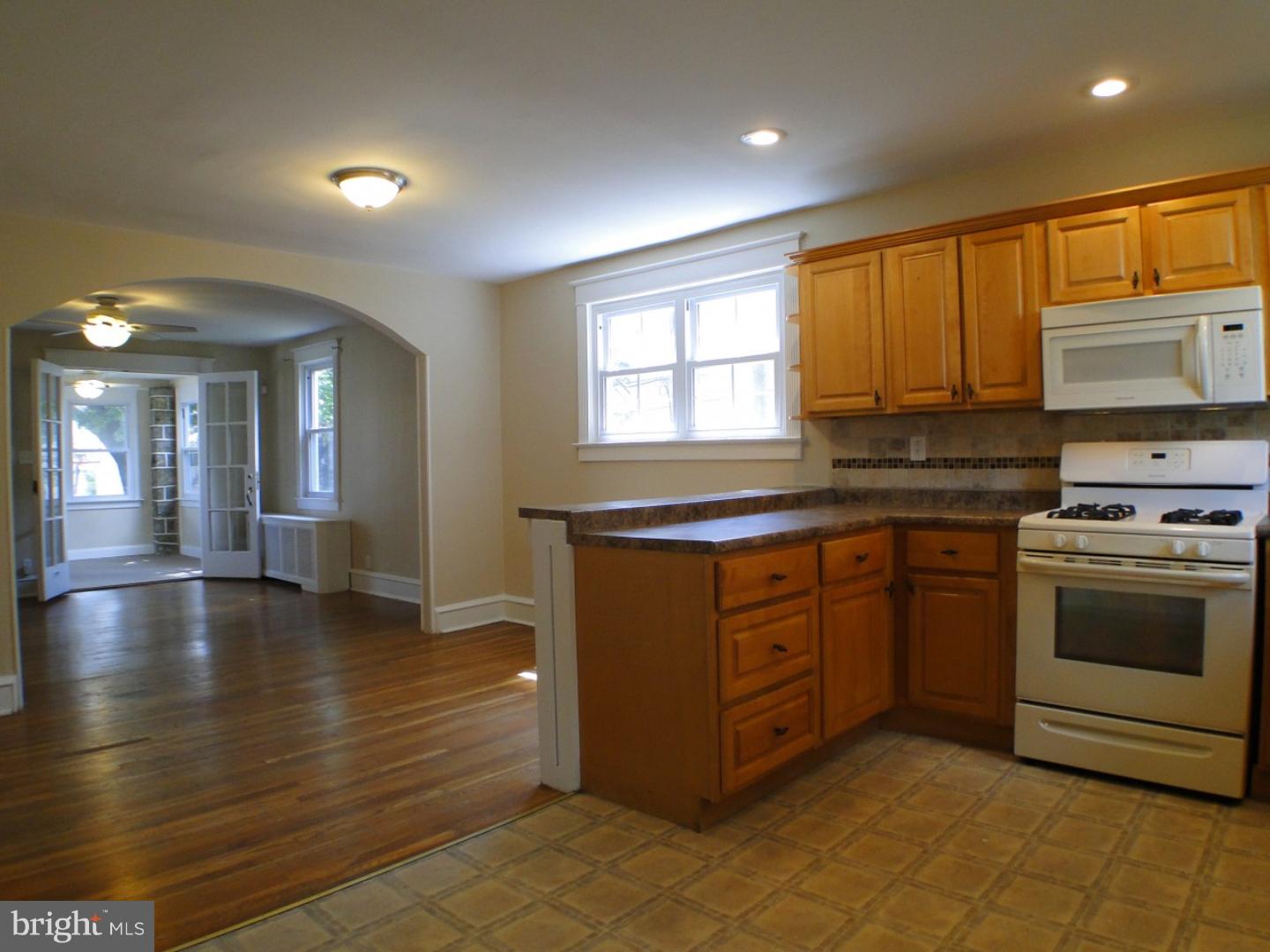 222 Heather Road Upper Darby, PA 19082 - Photo 13 of 25 Kitchen