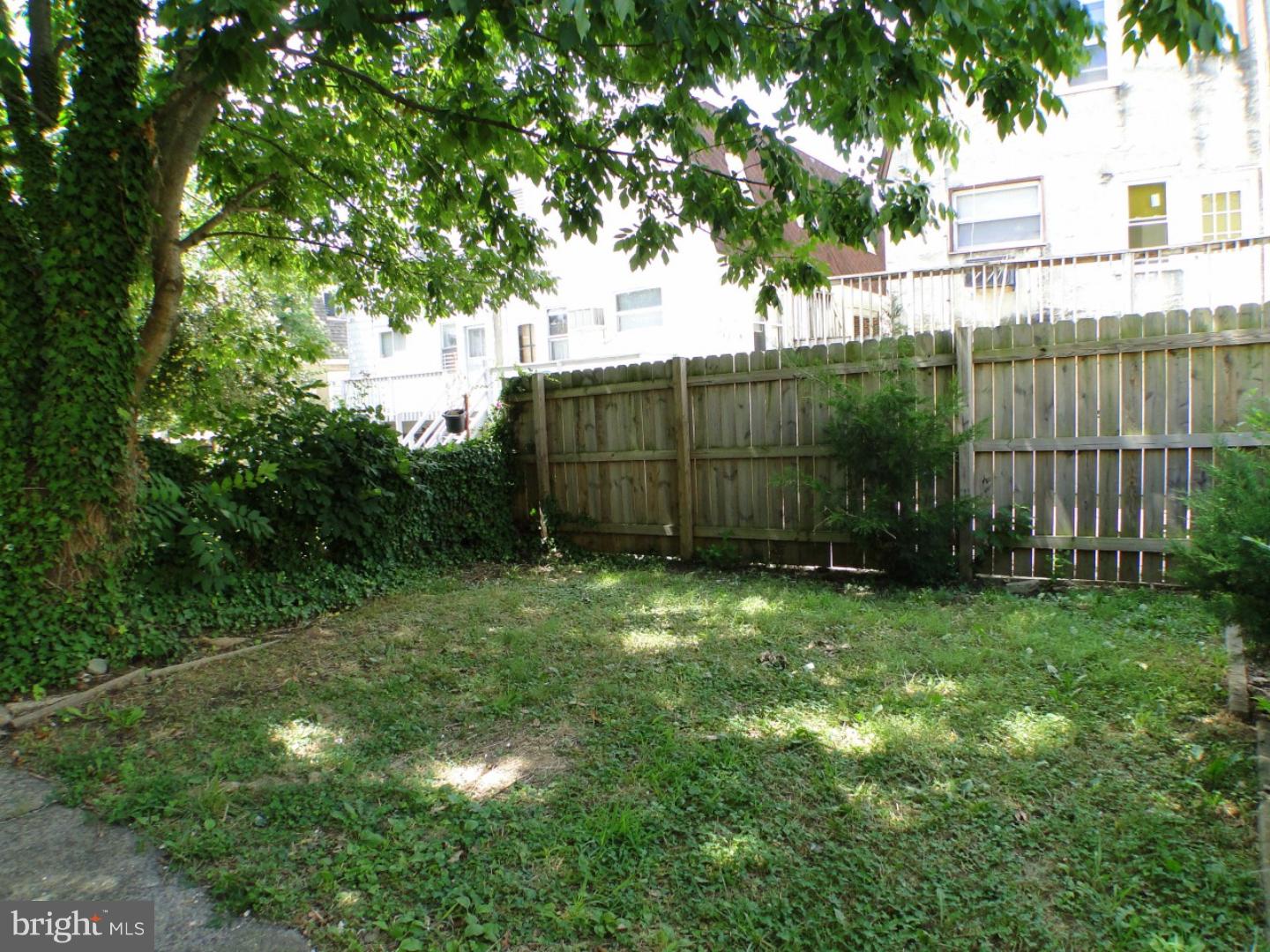 222 Heather Road Upper Darby, PA 19082 - Photo 23 of 25 Back Yard