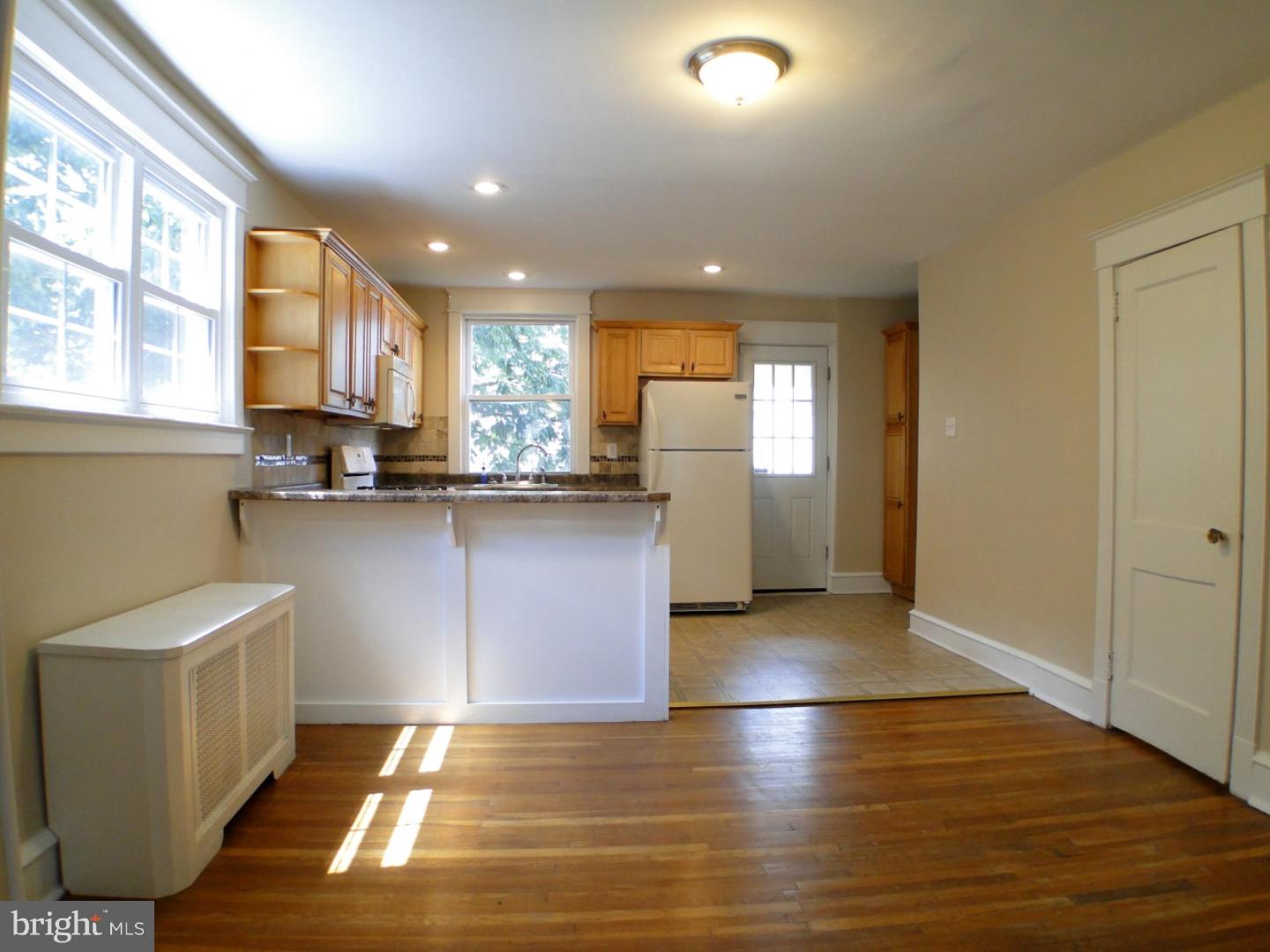 222 Heather Road Upper Darby, PA 19082 - Photo 8 of 25 Dining Room