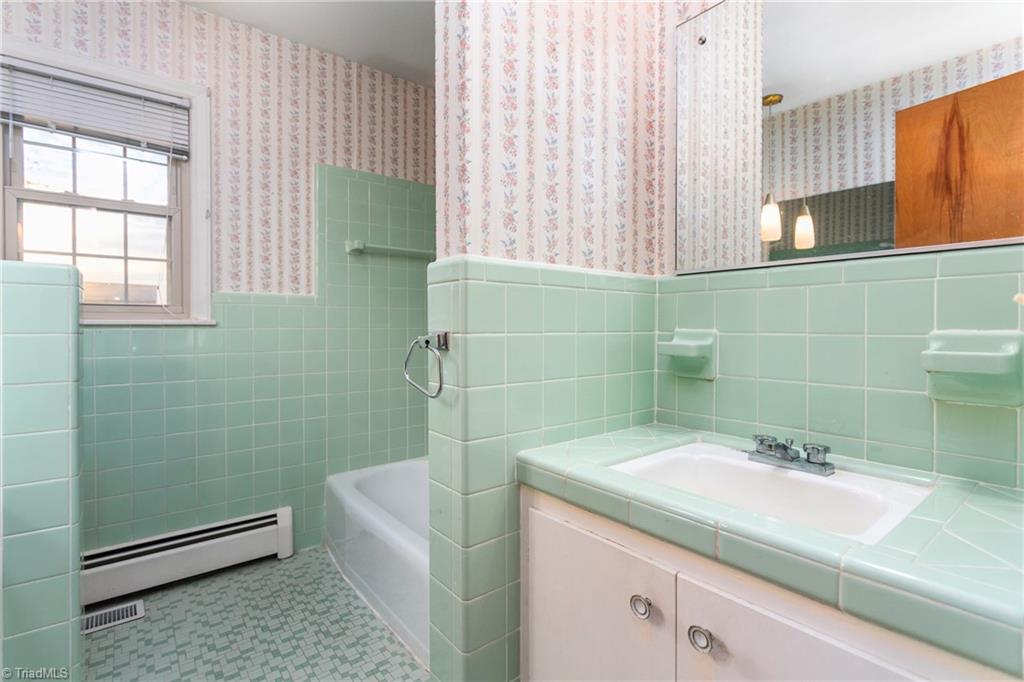 709 Sellars Mill Road Burlington, NC 27217 - Photo 17 of 33 Gallery Image 17