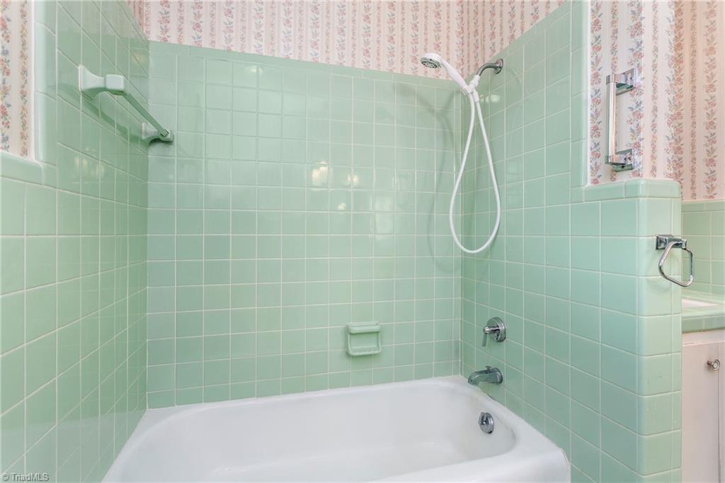 709 Sellars Mill Road Burlington, NC 27217 - Photo 19 of 33 Gallery Image 19