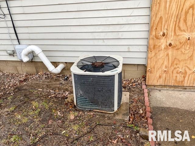 1502 Anna Road Pekin, IL 61554 - Photo 14 of 20 Gallery Image 14