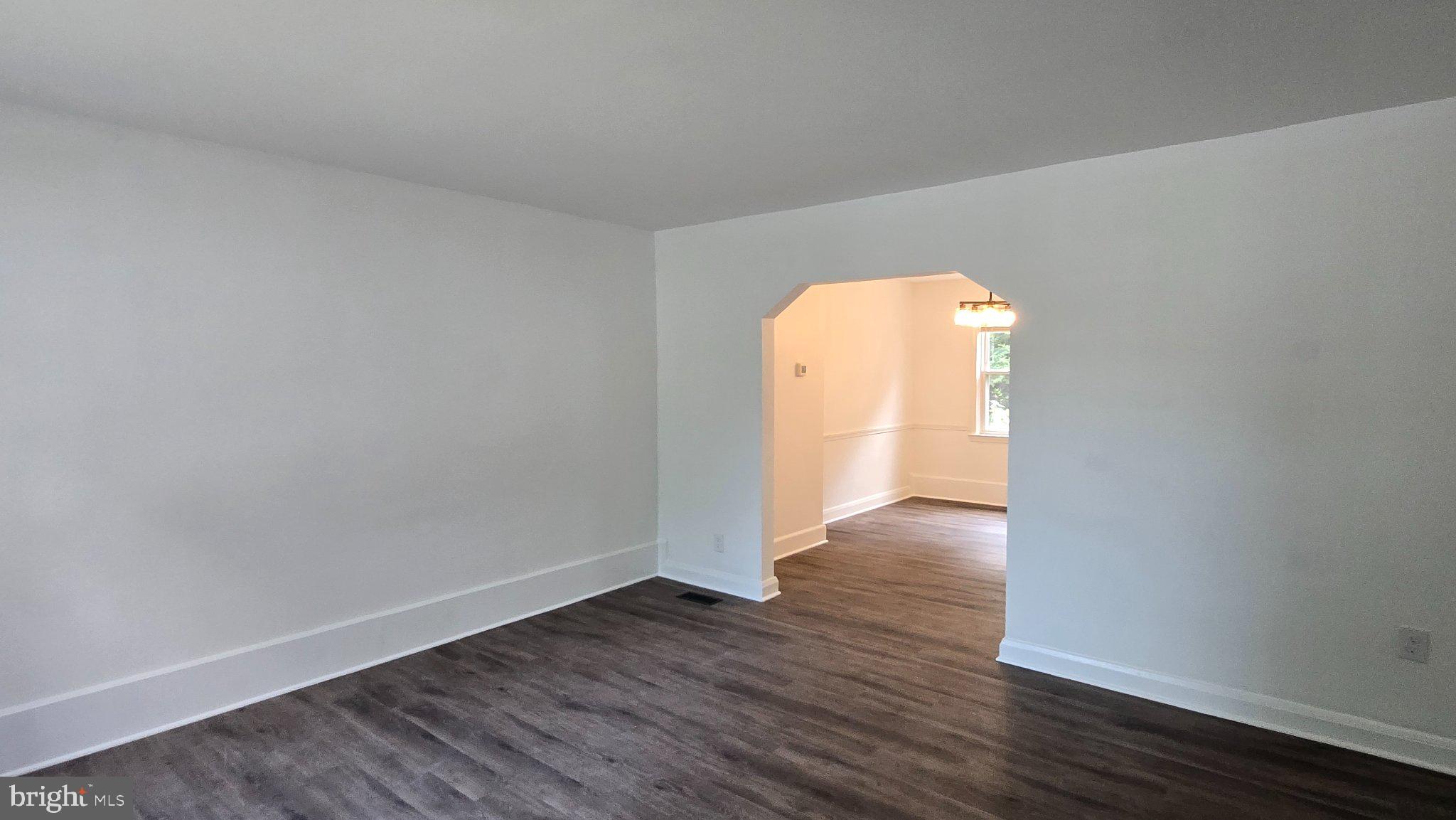 3820 Elkader Road Baltimore, MD 21218 - Photo 14 of 41 Spacious, light-filled living area.