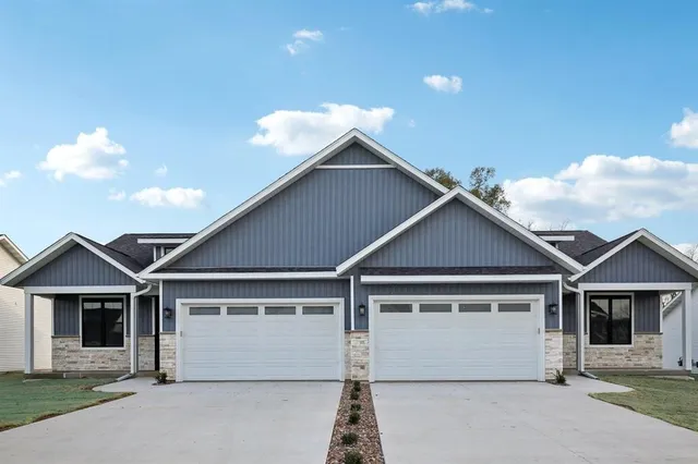 $358,900 | 305 Willow Street, Pardeeville, WI 53954