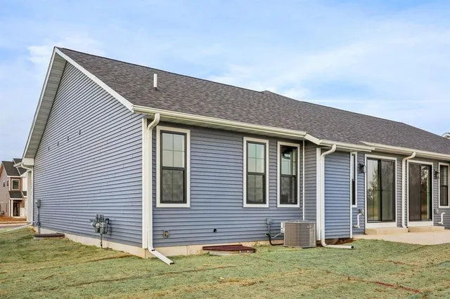 $358,900 | 305 Willow Street, Pardeeville, WI 53954