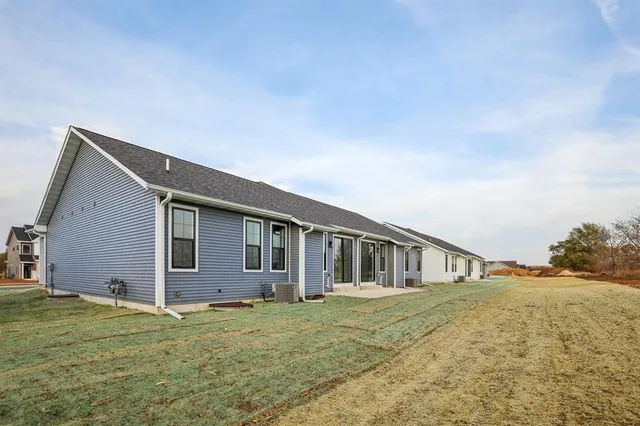 $358,900 | 305 Willow Street, Pardeeville, WI 53954