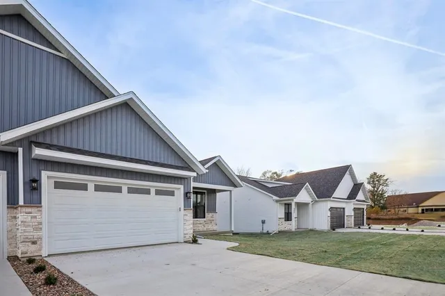 $358,900 | 305 Willow Street, Pardeeville, WI 53954