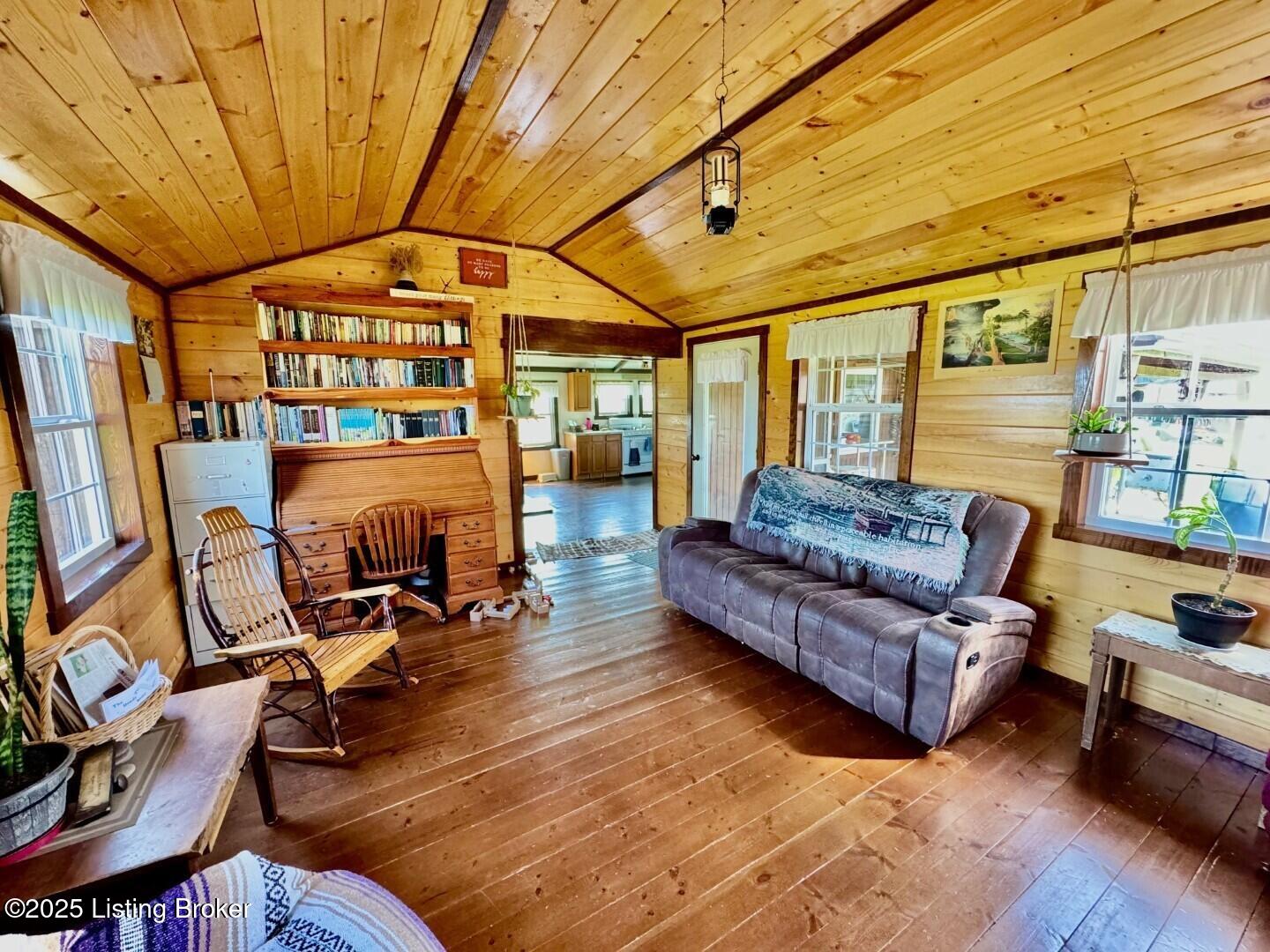 5651 Battle Road Mackville, KY 40040 - Photo 7 of 32 007_Living Area
