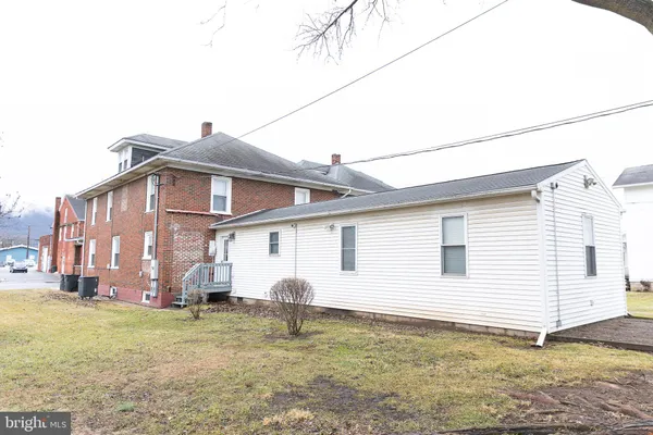 a view of a outdoor space with a street