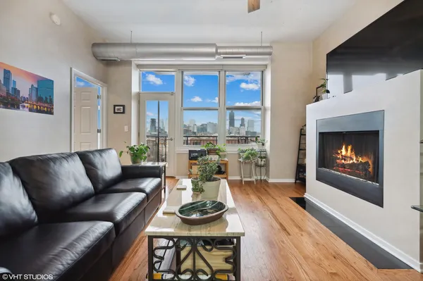 $499,900 | 6 South Laflin Street, Unit 807S, Chicago, IL 60607