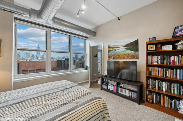 $499,900 | 6 South Laflin Street, Unit 807S, Chicago, IL 60607