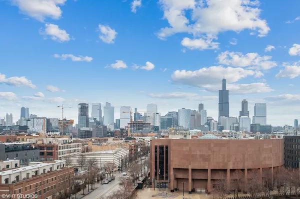 $499,900 | 6 South Laflin Street, Unit 807S, Chicago, IL 60607