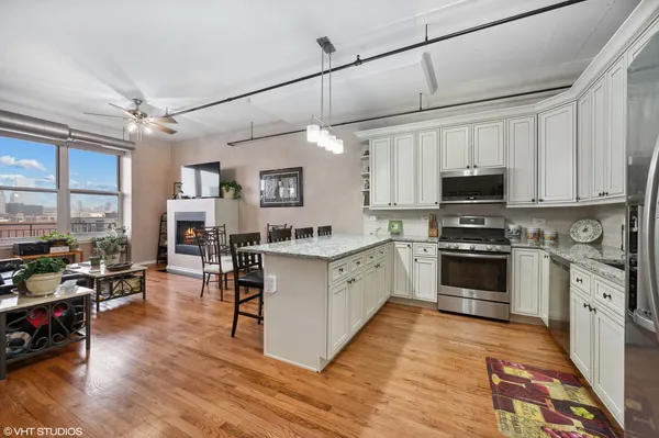 $499,900 | 6 South Laflin Street, Unit 807S, Chicago, IL 60607