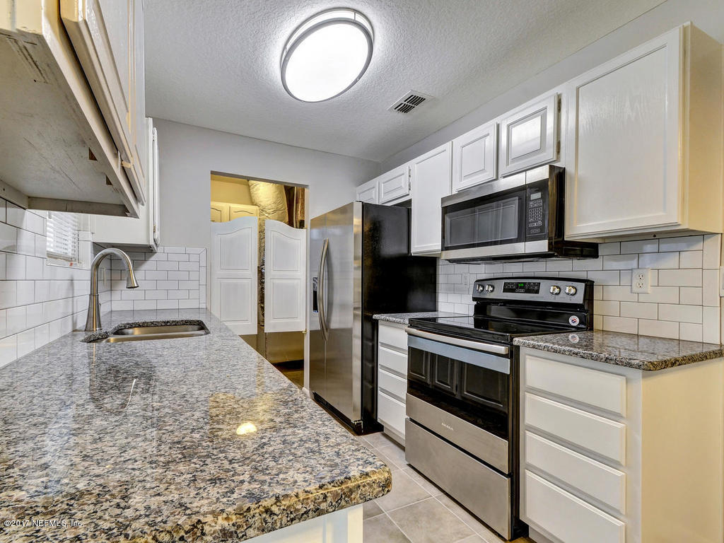 8724 Eastwood Road Macclenny, FL 32063 - Photo 14 of 32 MLS13