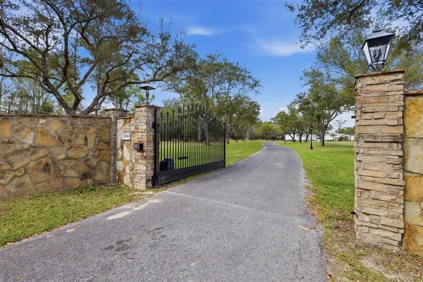 $3,250,000 | 1046 Hollis Road, Westlake, LA 70669