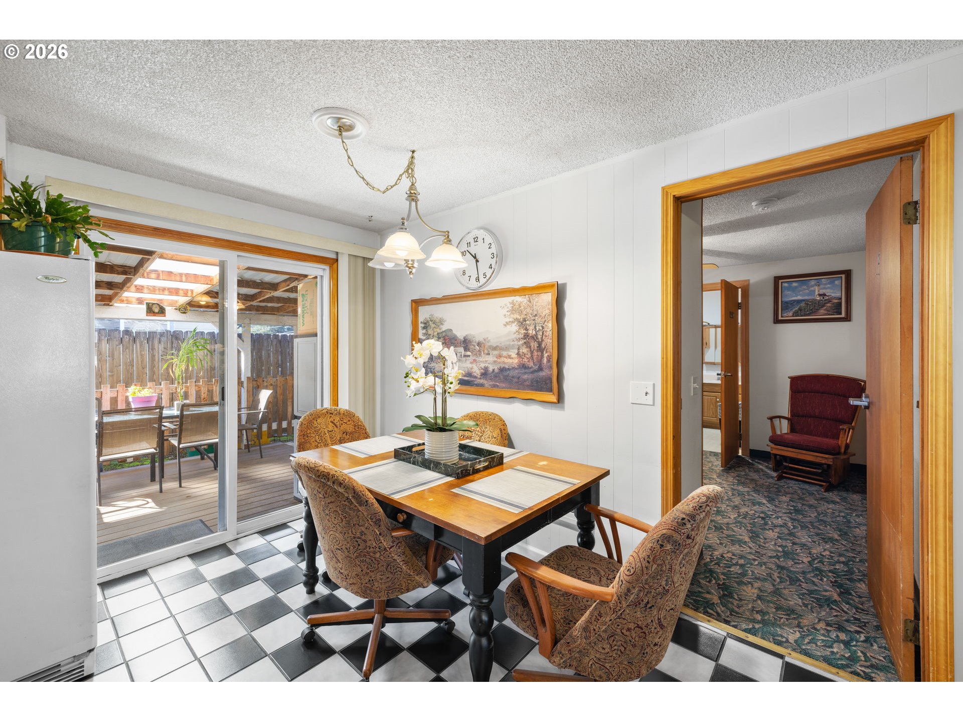 1480 Northeast Kane Drive Gresham, OR 97030 - Photo 26 of 46 a outdoor dining space with furniture and window