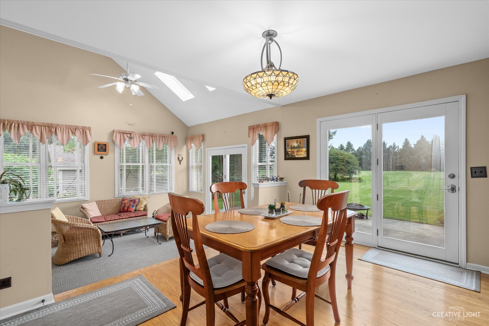 37W700 Volintine Farm Road Batavia, IL 60510 - Photo 12 of 36 Gallery Image 12
