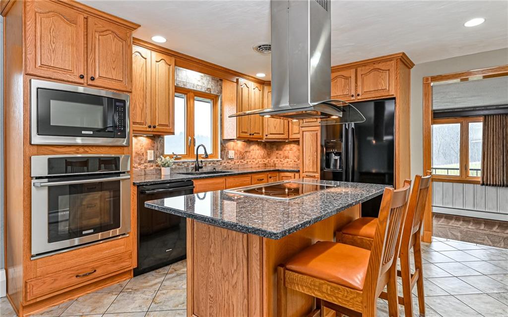 371 Hemlock Road Trafford, PA 15085 - Photo 4 of 37 Gallery Image 4