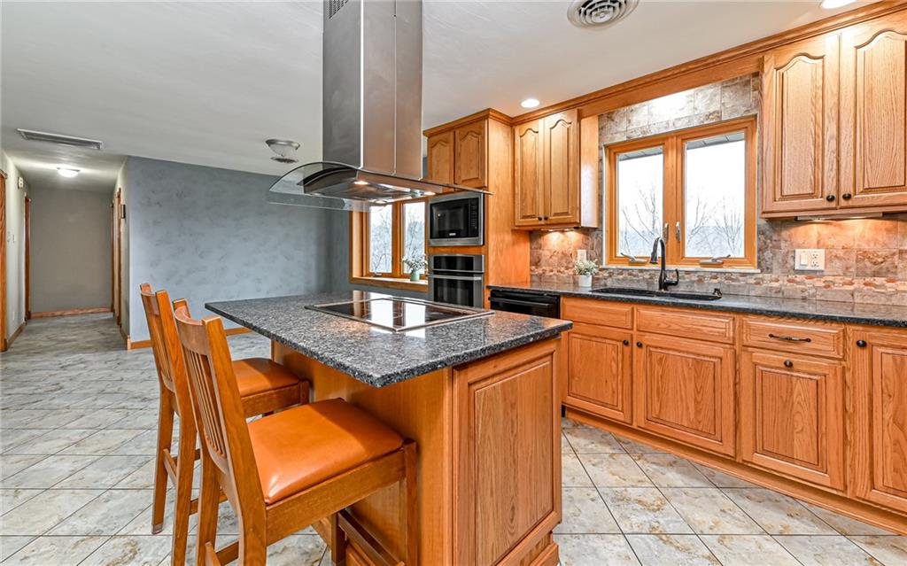 371 Hemlock Road Trafford, PA 15085 - Photo 5 of 37 Gallery Image 5