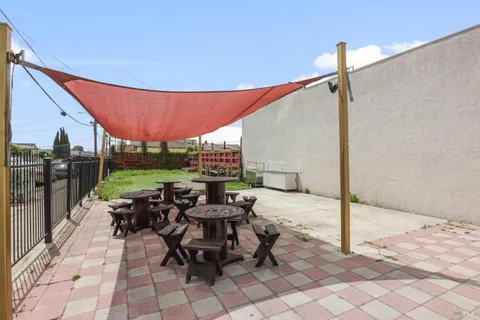 $275,000 | 9337 International Boulevard, Oakland, CA 94603