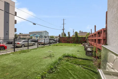 $275,000 | 9337 International Boulevard, Oakland, CA 94603