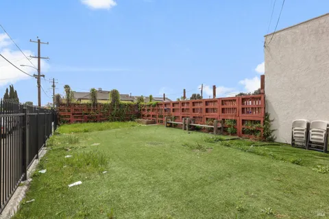 $275,000 | 9337 International Boulevard, Oakland, CA 94603