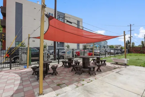 $275,000 | 9337 International Boulevard, Oakland, CA 94603